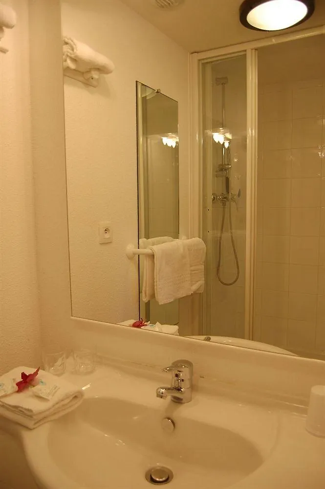 Lémand Hotel Villefontaine 2*,