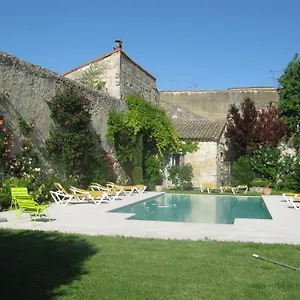 https://les-jardins-de-la-livree.fr-provencehotel.com