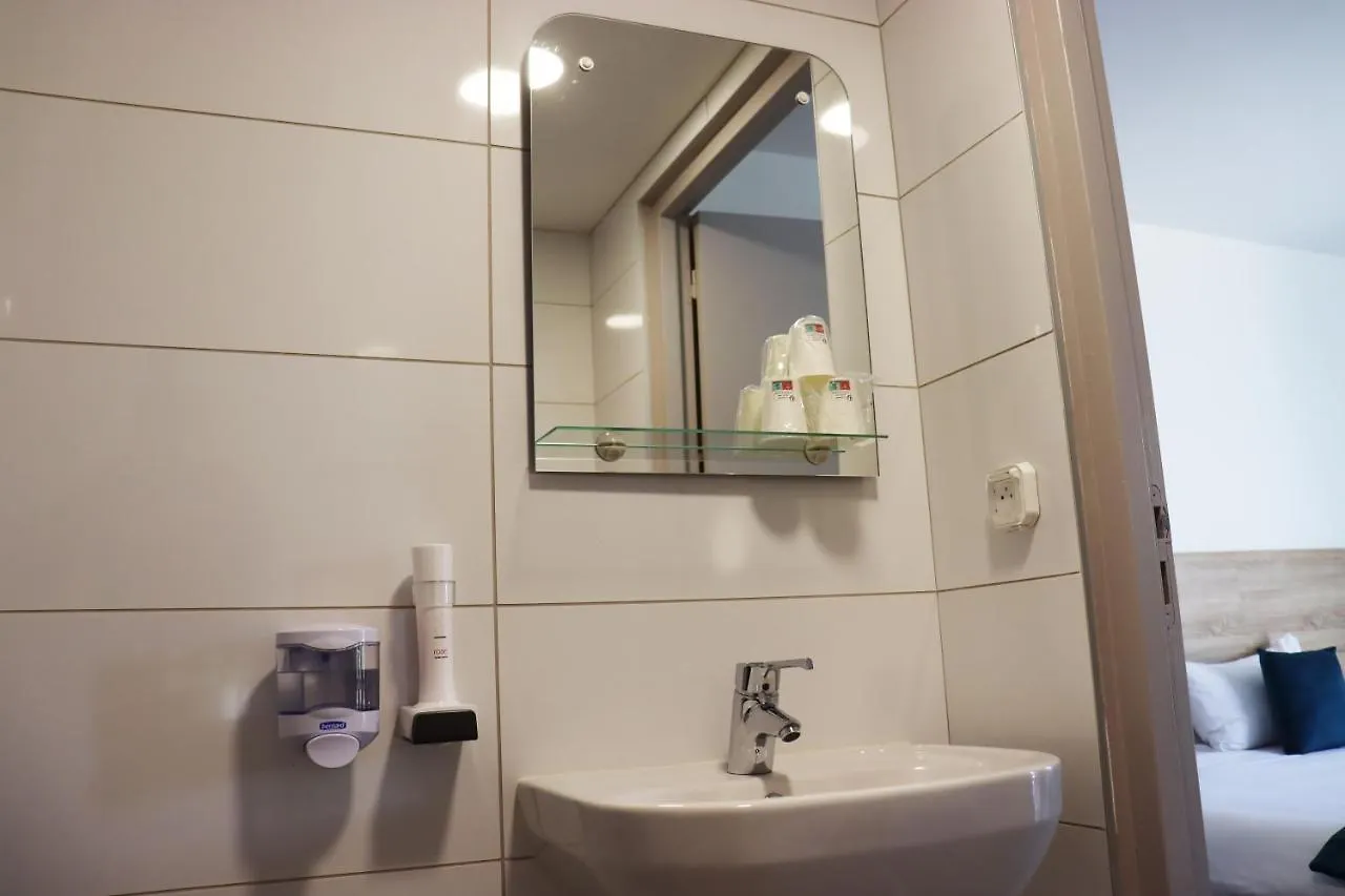 Hotel Lemand Lyon Est - Villefontaine