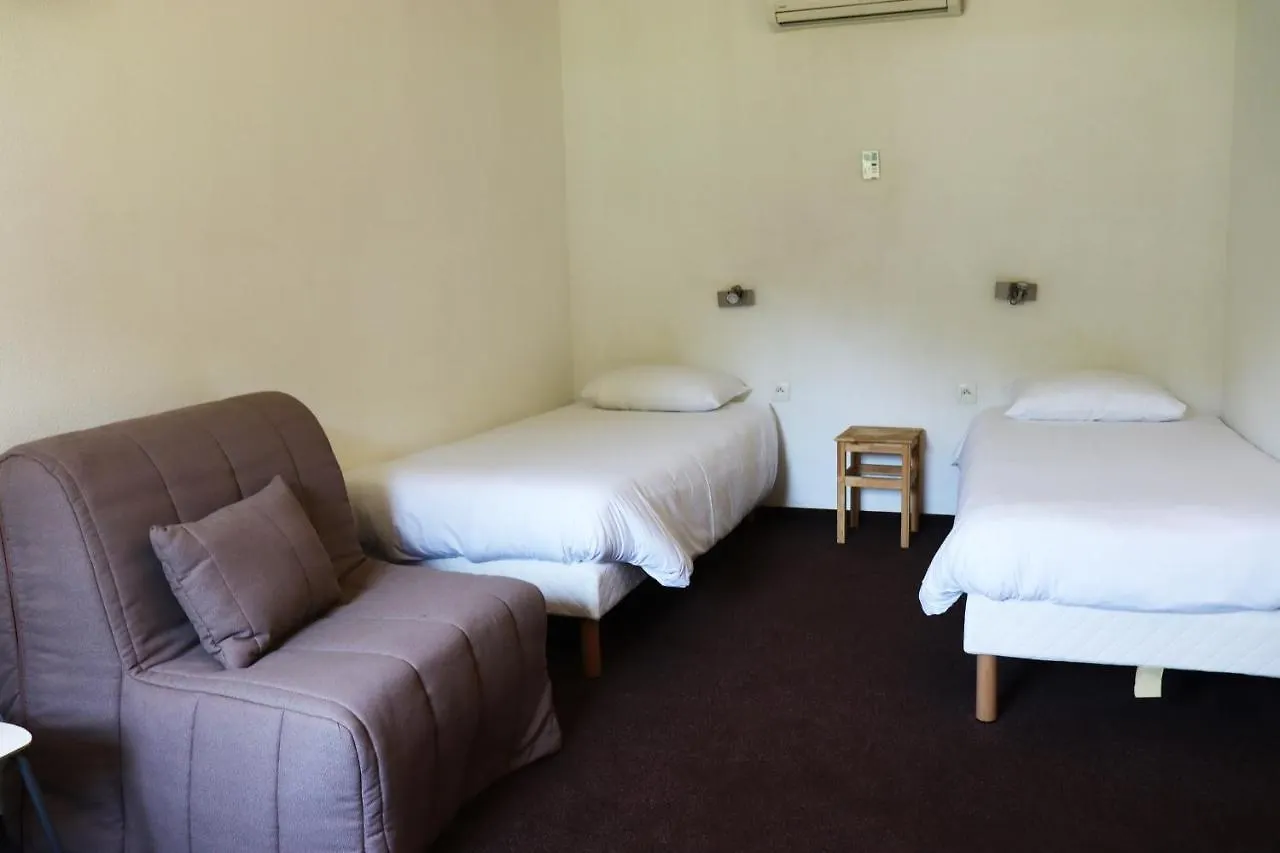 Hotel Lemand Lyon Est - Villefontaine 2*,  France