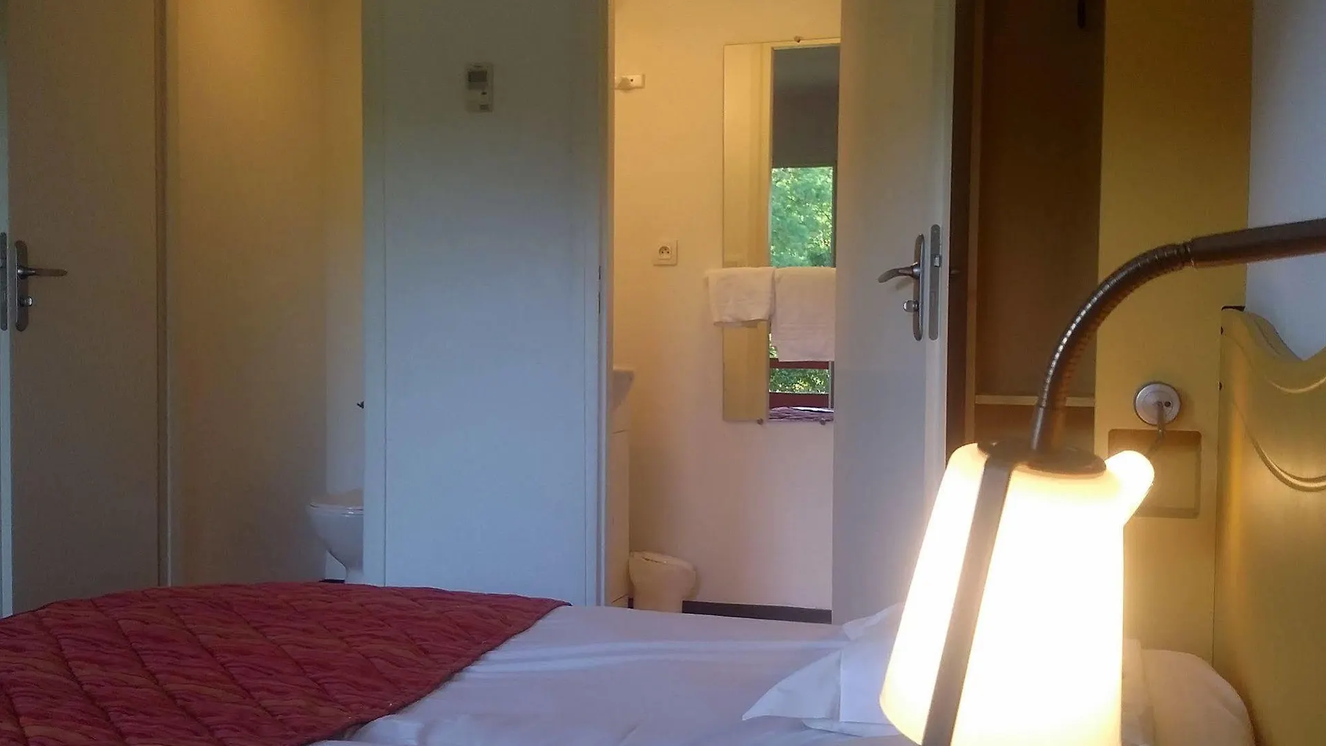 Lémand Hotel Villefontaine 2*,  Francia